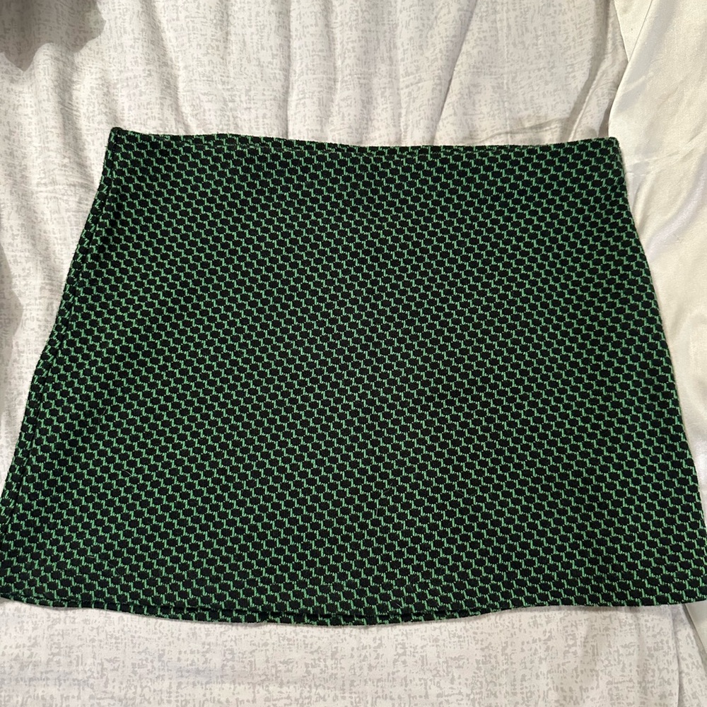Zara Black and Green Mini Skirt